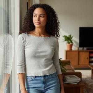 Brandy Melville ribbed lettuce edge tee shirt